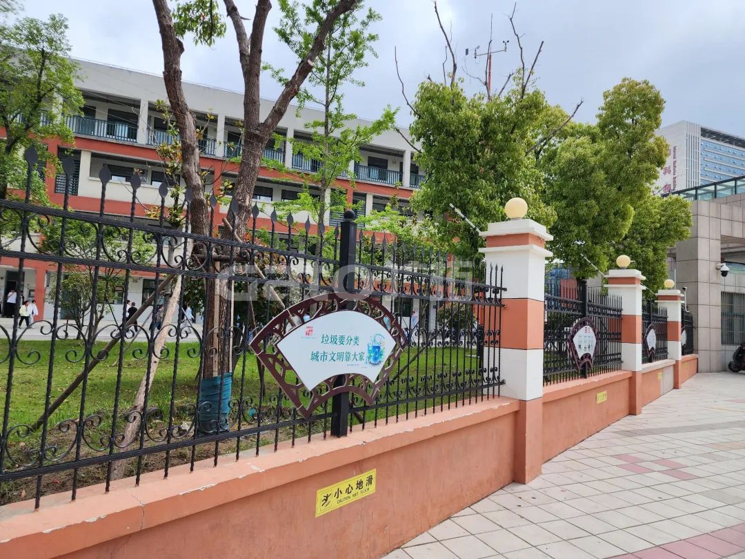 啟東市38所中小學(xué)安防改造項(xiàng)目，廣拓V7常伴校園(圖10)