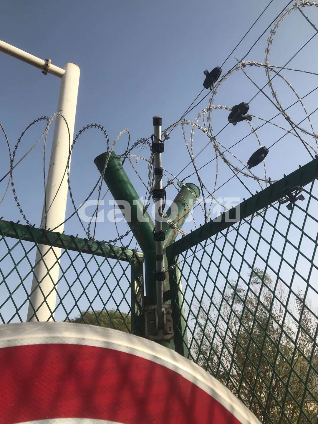 在長達10100米戈壁沙漠裝電子圍欄，塔里木油田真的選對了！(圖12)