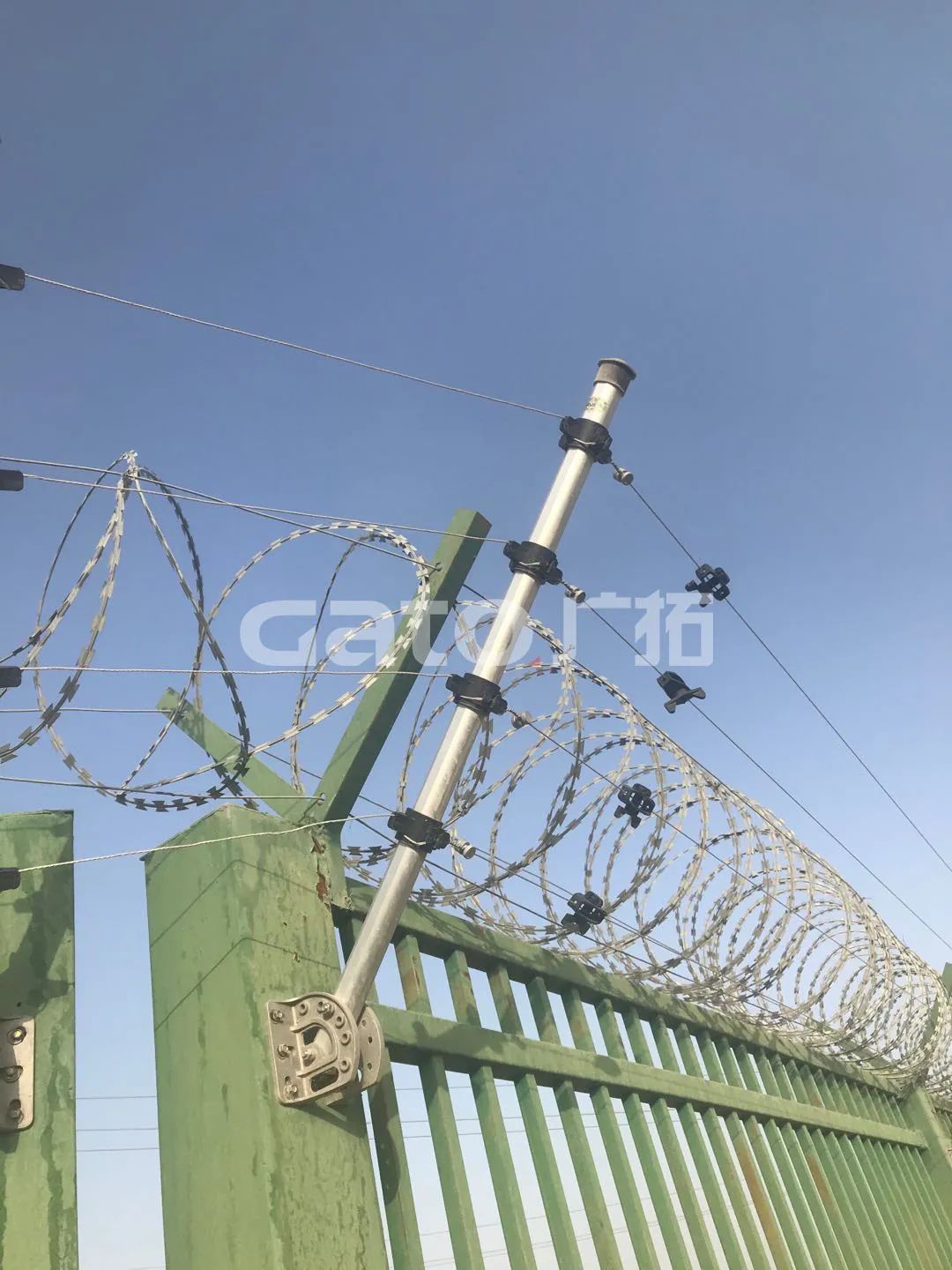 在長達10100米戈壁沙漠裝電子圍欄，塔里木油田真的選對了！(圖13)