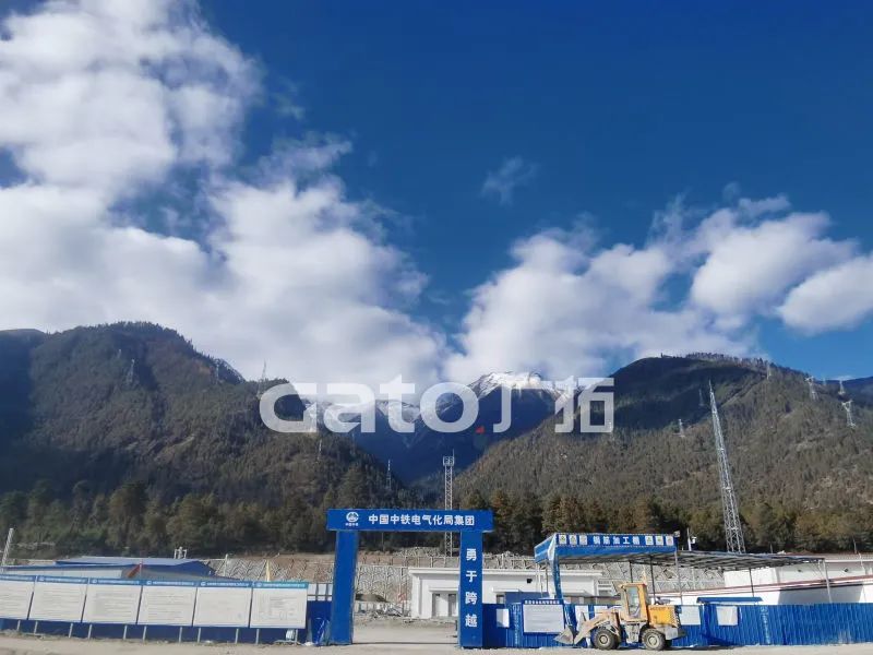 在海拔3700米高原裝電子圍欄是什么體驗(yàn)？ 打卡西藏第一條電氣化鐵路(圖3)