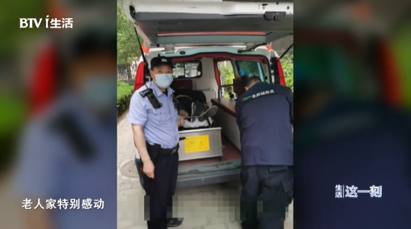 驚險(xiǎn)！外賣放門口一天沒人拿？警察開鎖破門后……(圖7)