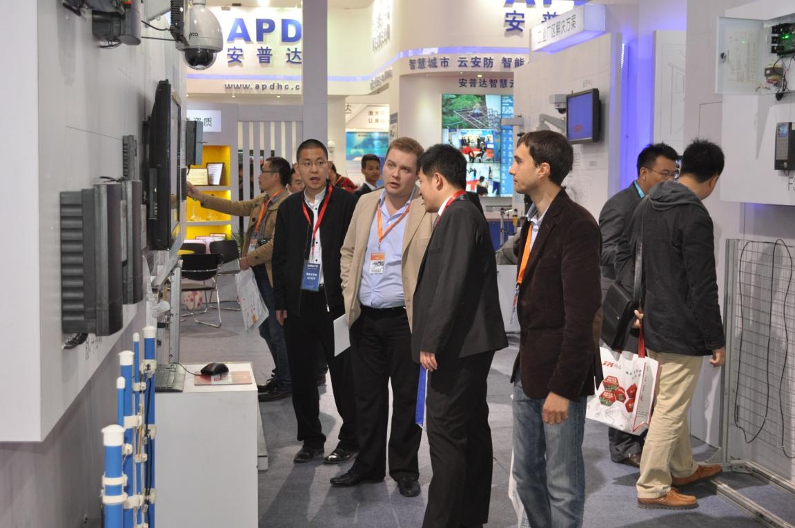 廣拓脈沖電子圍欄及高清攝像機獲“平安城市建設(shè)推薦優(yōu)秀安防產(chǎn)品”(圖1) 廣拓脈沖電子圍欄及高清攝像機獲“平安城市建設(shè)推薦優(yōu)秀安防產(chǎn)品”(圖1)